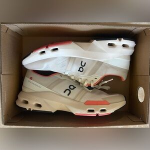 On Cloudpulse Women size 9.5